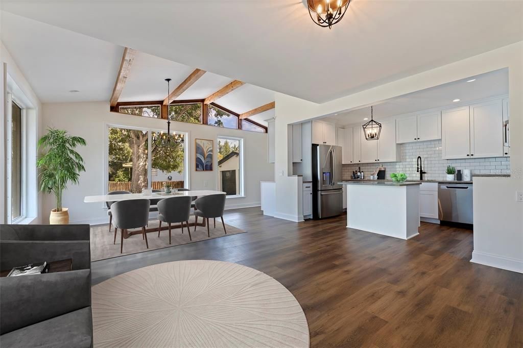 待售: $697,000 (4 贝兹, 3 浴室, 2320 平方英尺)