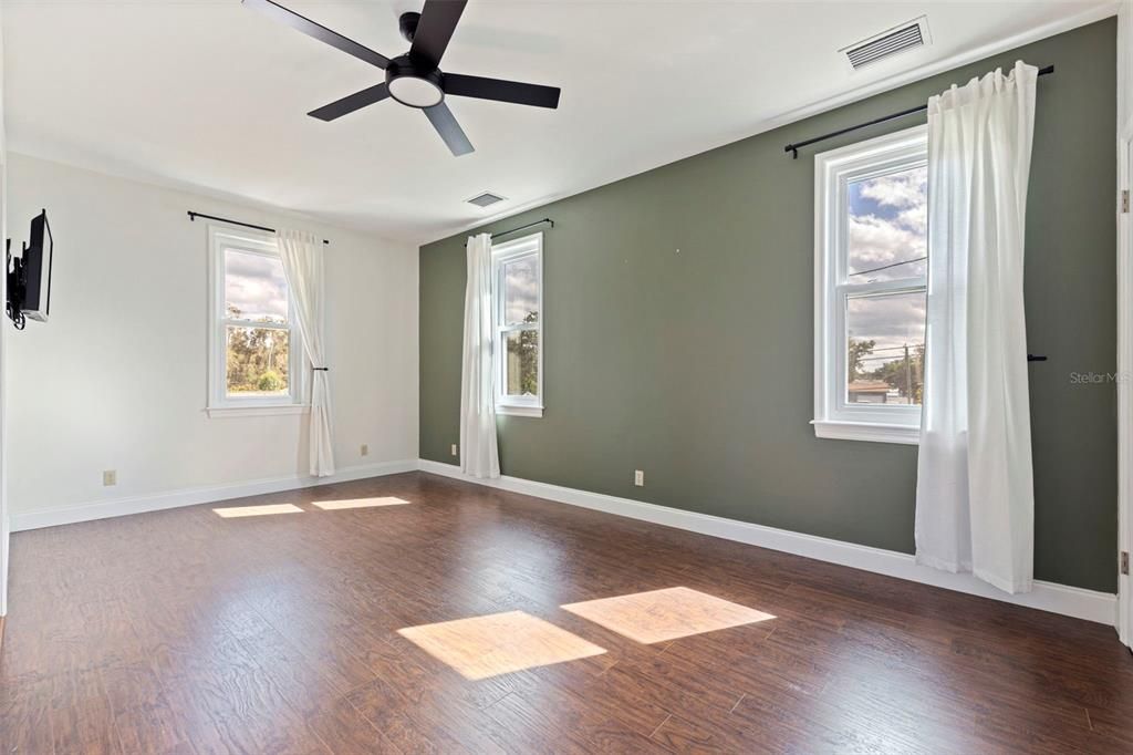 待售: $697,000 (4 贝兹, 3 浴室, 2320 平方英尺)