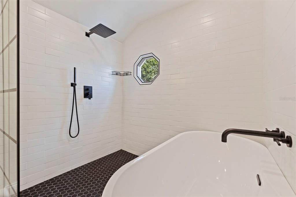 待售: $697,000 (4 贝兹, 3 浴室, 2320 平方英尺)