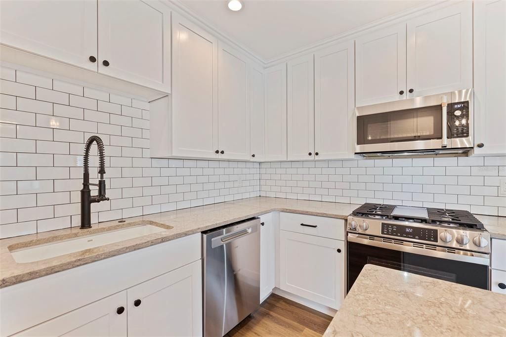 待售: $697,000 (4 贝兹, 3 浴室, 2320 平方英尺)