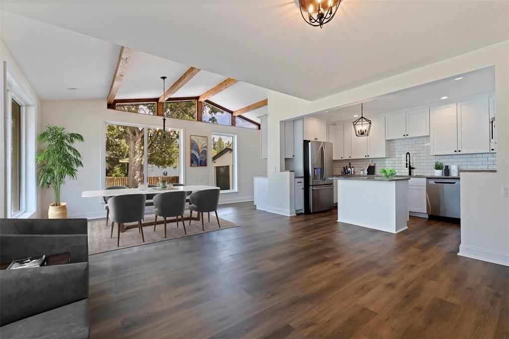 待售: $697,000 (4 贝兹, 3 浴室, 2320 平方英尺)