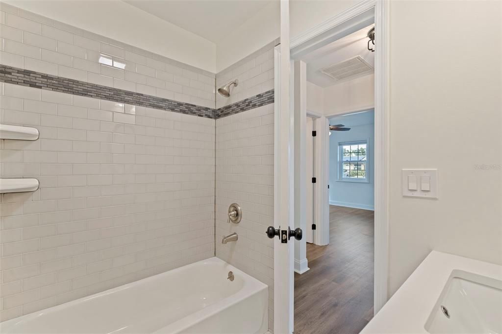 待售: $697,000 (4 贝兹, 3 浴室, 2320 平方英尺)