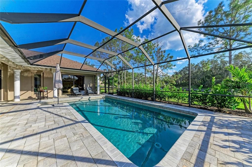 合同活跃: $825,000 (4 贝兹, 3 浴室, 3258 平方英尺)