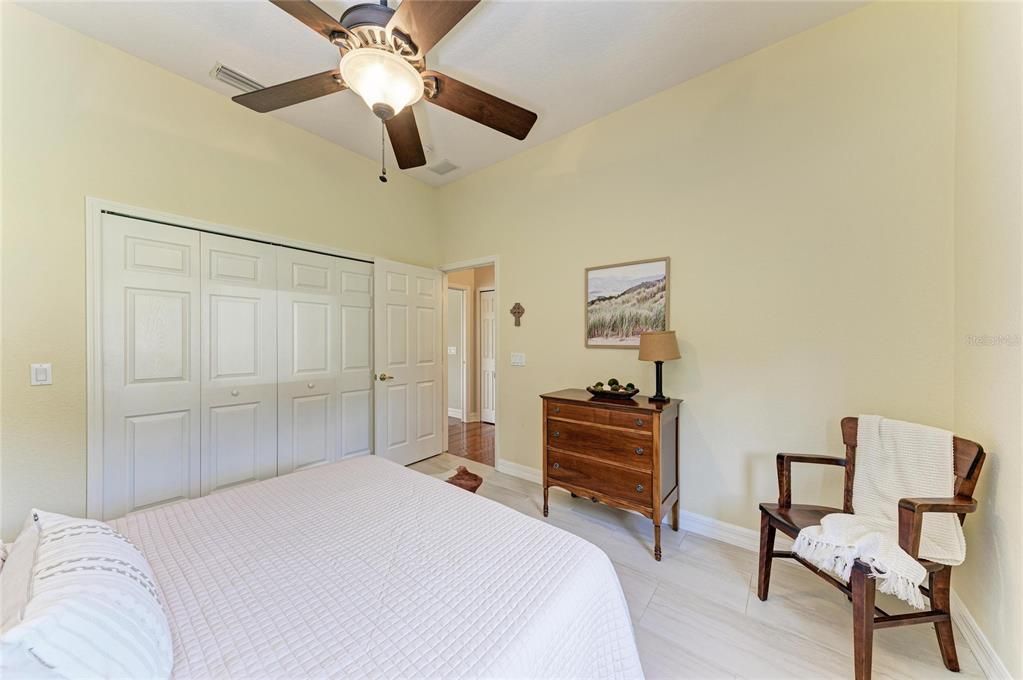 合同活跃: $825,000 (4 贝兹, 3 浴室, 3258 平方英尺)