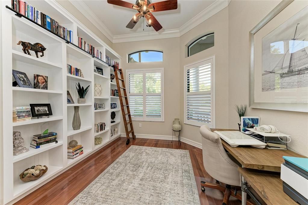 合同活跃: $825,000 (4 贝兹, 3 浴室, 3258 平方英尺)