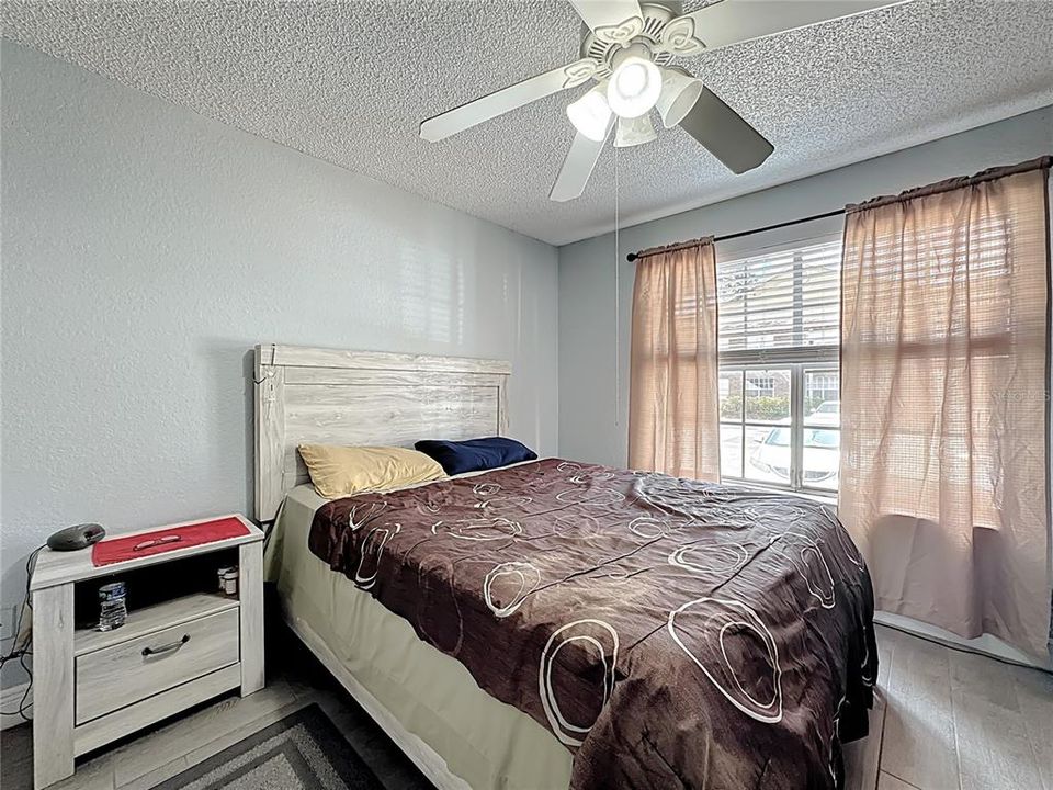 For Sale: $140,990 (1 beds, 1 baths, 660 Square Feet)