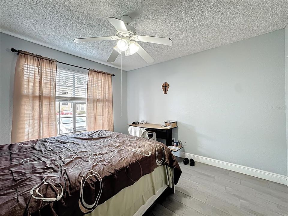 For Sale: $140,990 (1 beds, 1 baths, 660 Square Feet)