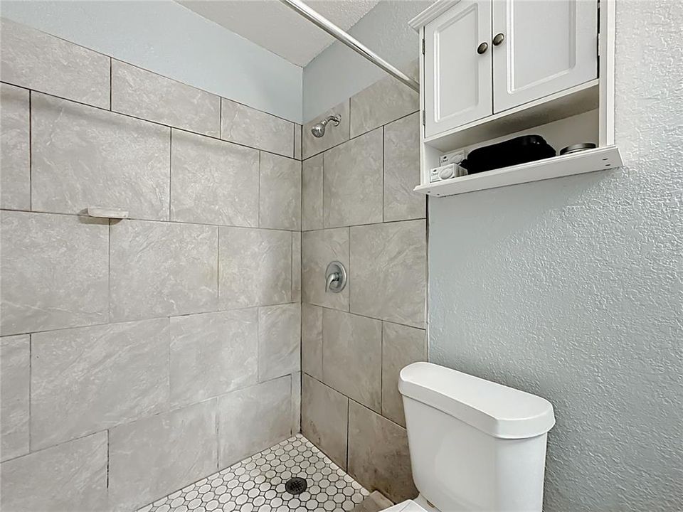 For Sale: $140,990 (1 beds, 1 baths, 660 Square Feet)