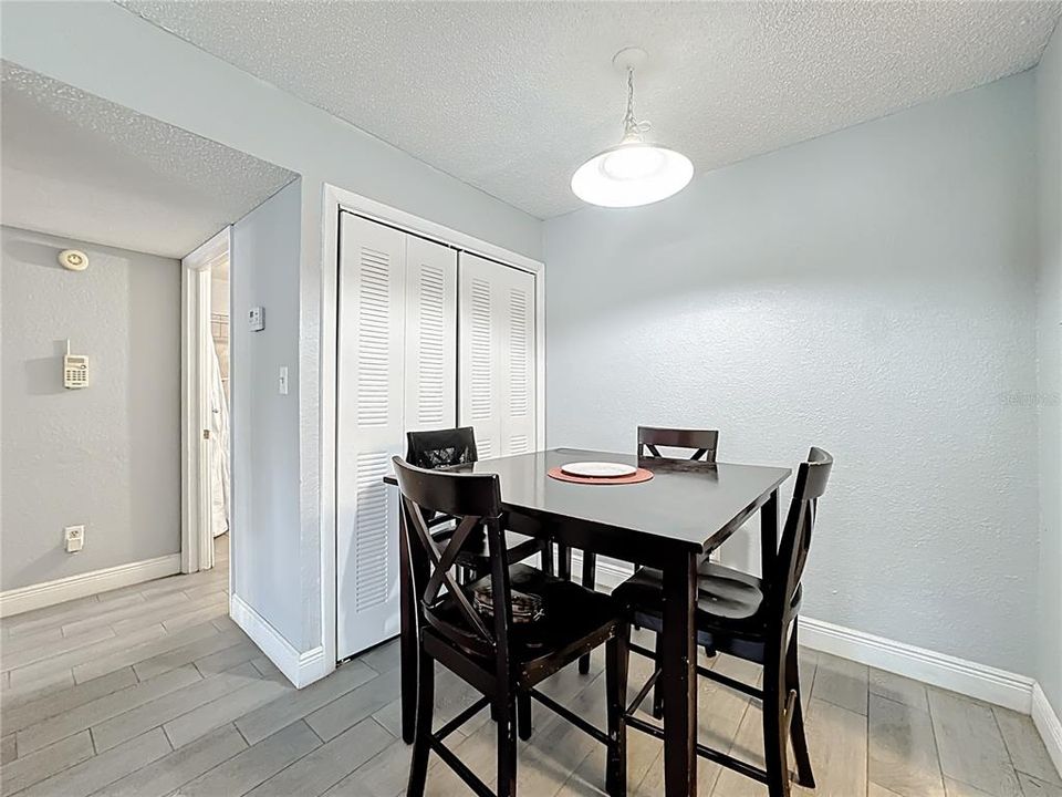 For Sale: $140,990 (1 beds, 1 baths, 660 Square Feet)