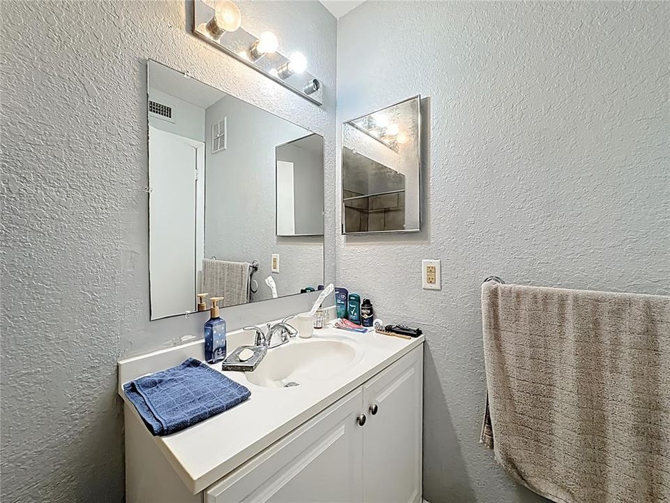 For Sale: $140,990 (1 beds, 1 baths, 660 Square Feet)