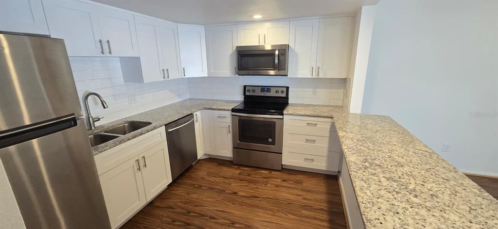 出租: $2,275 (3 贝兹, 2 浴室, 1565 平方英尺)