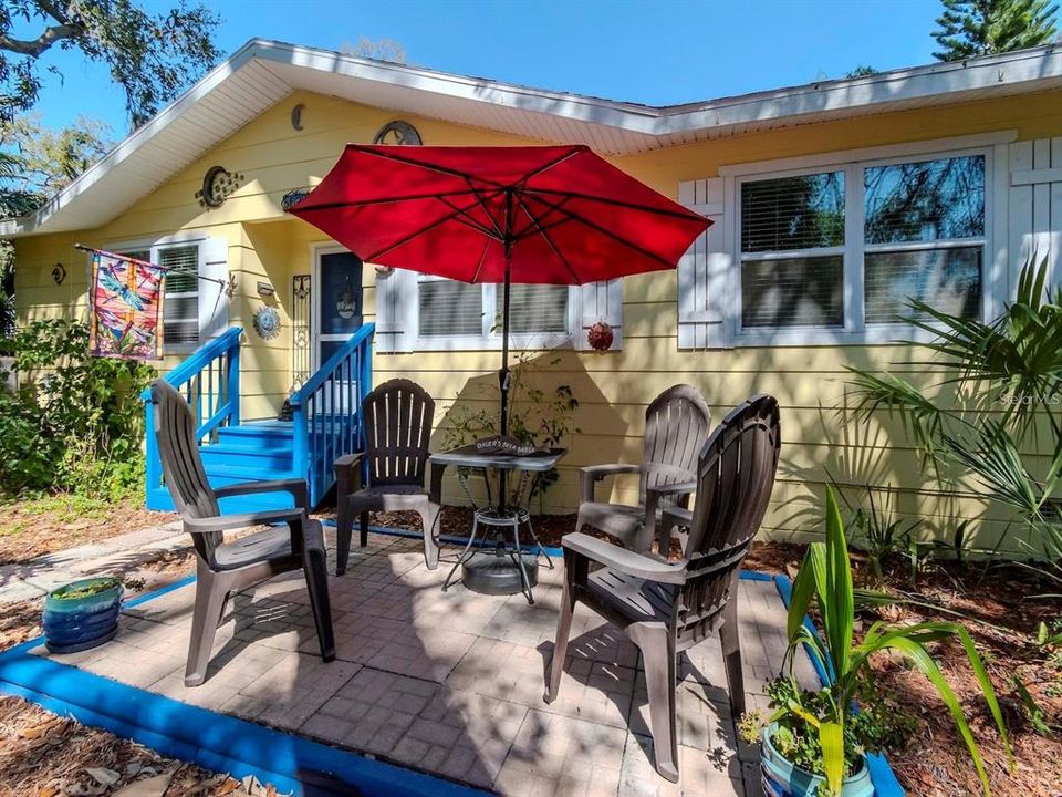 Active With Contract: $525,000 (3 beds, 2 baths, 1438 Square Feet)