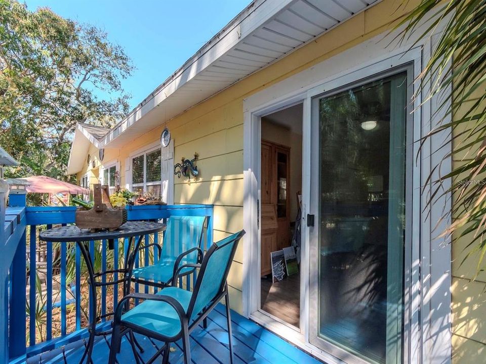 Active With Contract: $525,000 (3 beds, 2 baths, 1438 Square Feet)