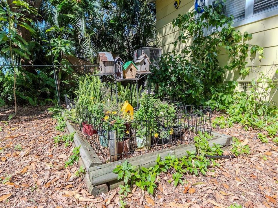 Active With Contract: $525,000 (3 beds, 2 baths, 1438 Square Feet)