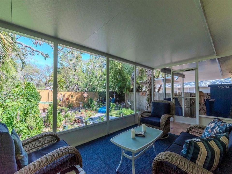 Active With Contract: $525,000 (3 beds, 2 baths, 1438 Square Feet)