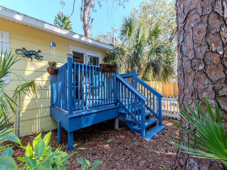 Active With Contract: $525,000 (3 beds, 2 baths, 1438 Square Feet)