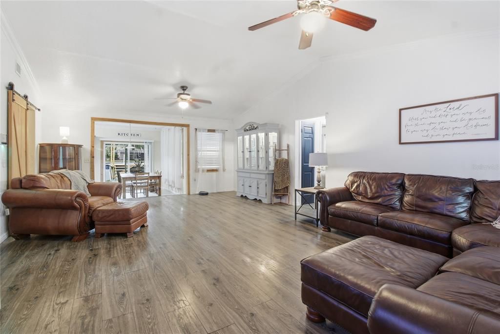 For Sale: $460,000 (4 beds, 2 baths, 1436 Square Feet)