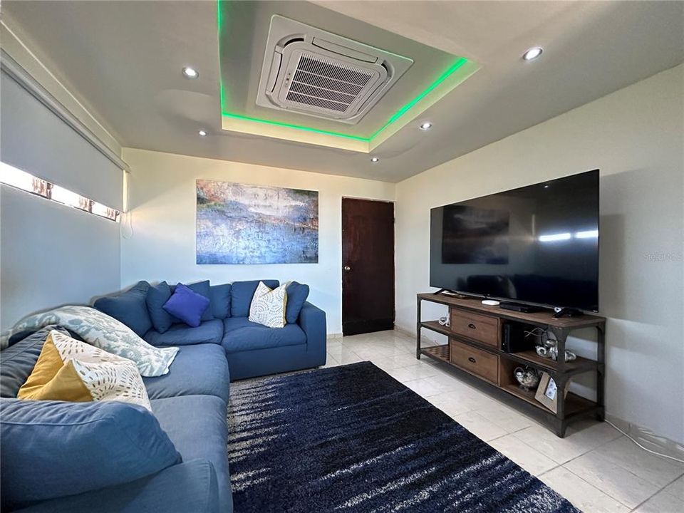 For Sale: $710,000 (4 beds, 2 baths, 2650 Square Feet)