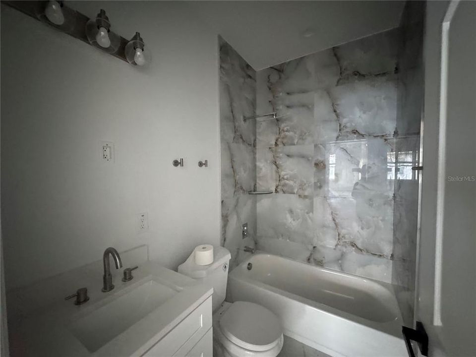 待售: $335,000 (3 贝兹, 2 浴室, 1584 平方英尺)