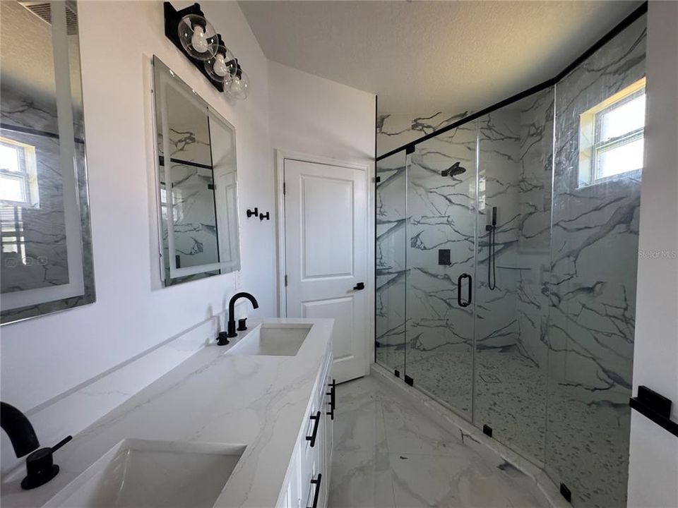 待售: $335,000 (3 贝兹, 2 浴室, 1584 平方英尺)