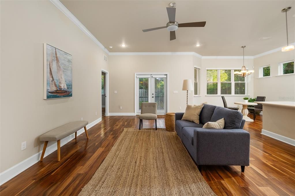 For Sale: $349,900 (3 beds, 2 baths, 1572 Square Feet)