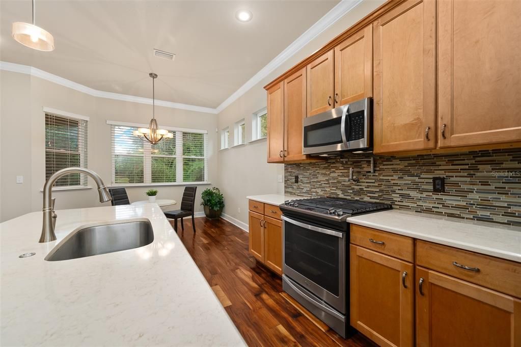 For Sale: $349,900 (3 beds, 2 baths, 1572 Square Feet)