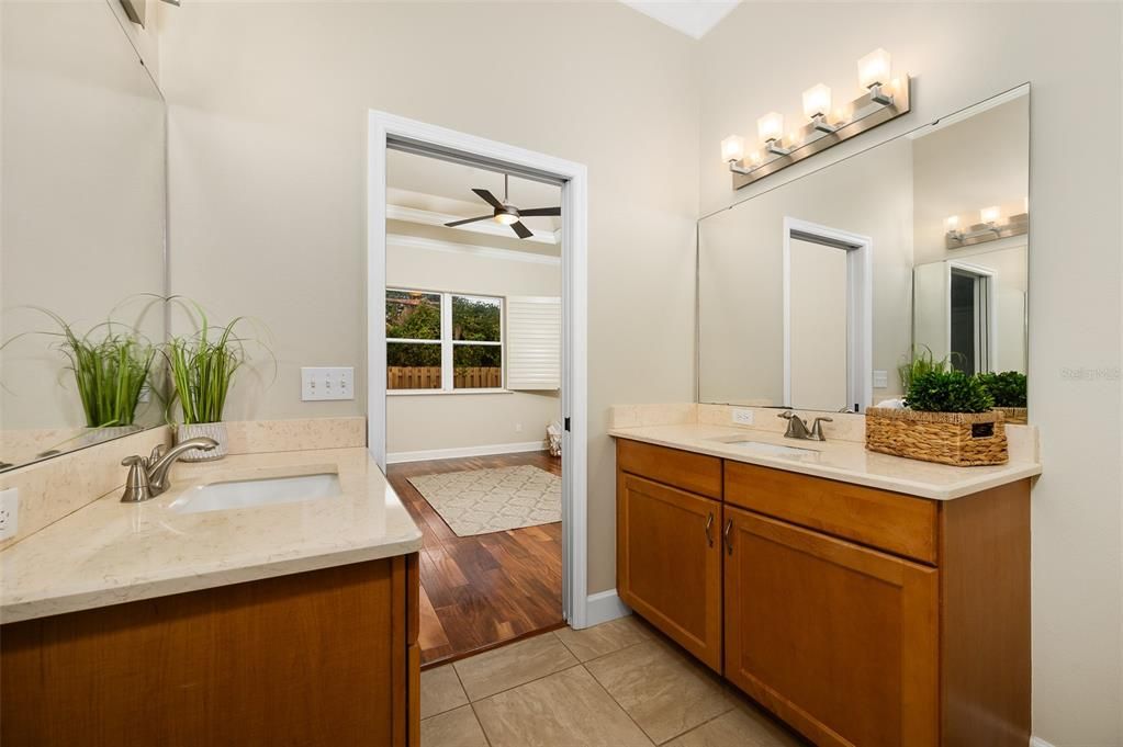 For Sale: $349,900 (3 beds, 2 baths, 1572 Square Feet)