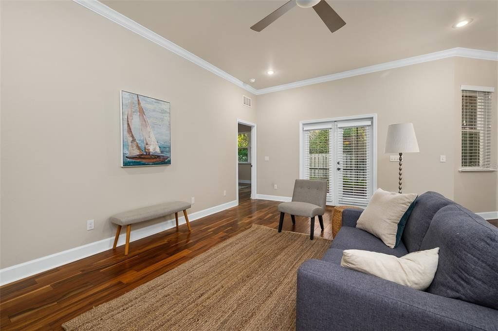 For Sale: $349,900 (3 beds, 2 baths, 1572 Square Feet)