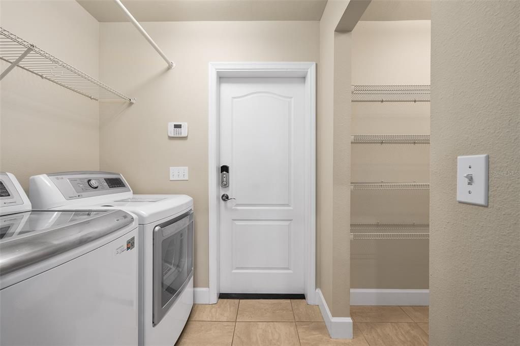 For Sale: $349,900 (3 beds, 2 baths, 1572 Square Feet)