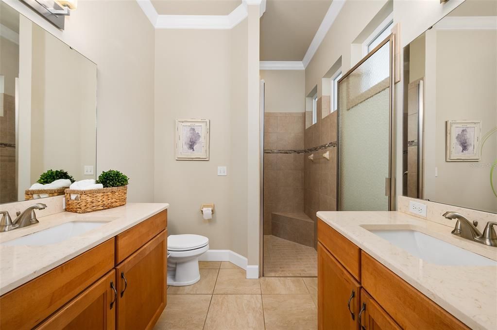 For Sale: $349,900 (3 beds, 2 baths, 1572 Square Feet)