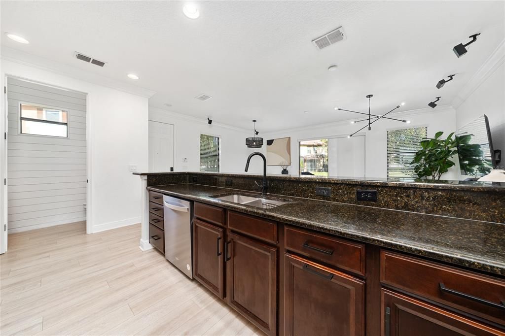 待售: $405,000 (3 贝兹, 2 浴室, 1779 平方英尺)