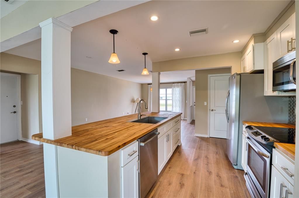 待售: $315,000 (3 贝兹, 2 浴室, 1692 平方英尺)