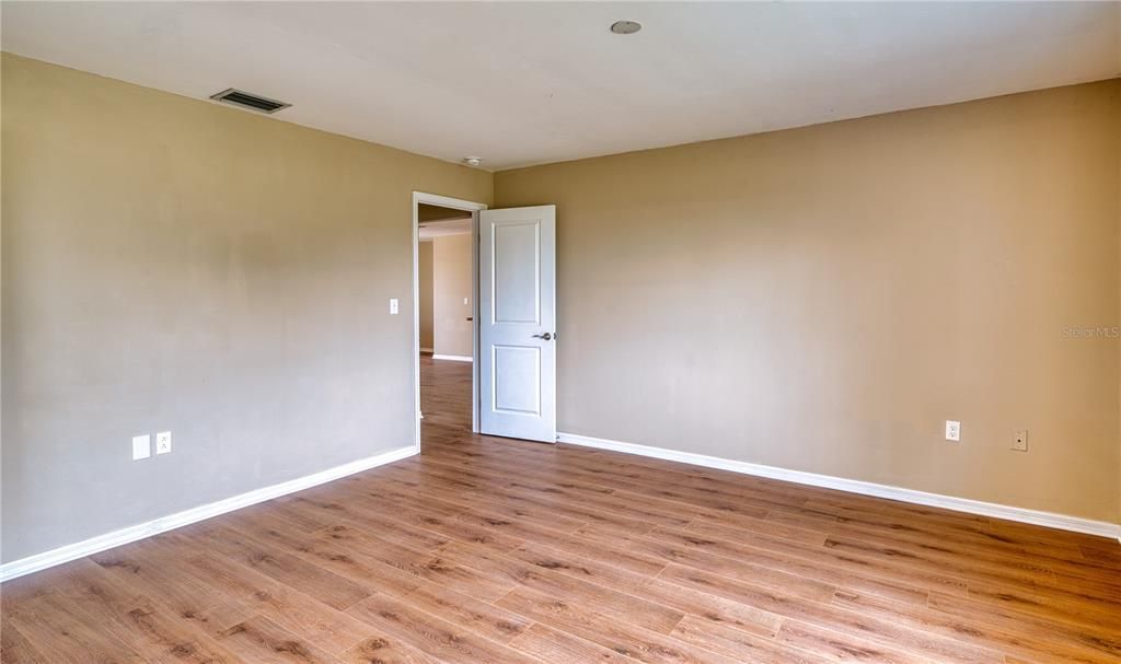 待售: $315,000 (3 贝兹, 2 浴室, 1692 平方英尺)