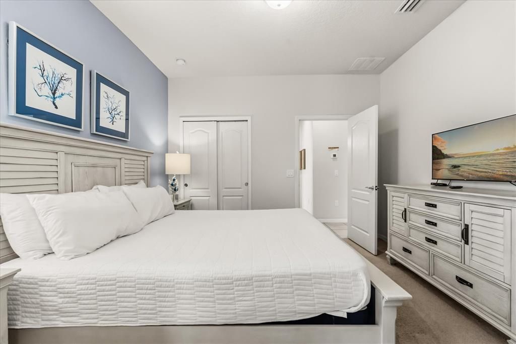 待售: $595,000 (6 贝兹, 4 浴室, 3142 平方英尺)