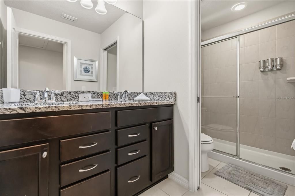 待售: $595,000 (6 贝兹, 4 浴室, 3142 平方英尺)