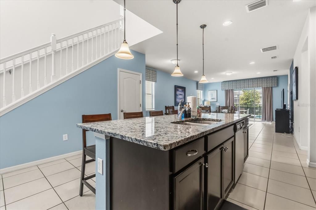 待售: $595,000 (6 贝兹, 4 浴室, 3142 平方英尺)