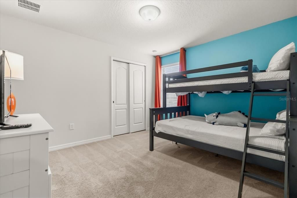 待售: $595,000 (6 贝兹, 4 浴室, 3142 平方英尺)