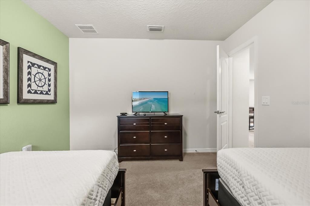 待售: $595,000 (6 贝兹, 4 浴室, 3142 平方英尺)