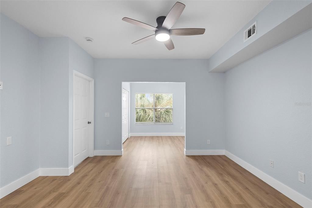 出租: $2,000 (2 贝兹, 2 浴室, 1209 平方英尺)