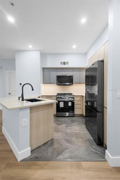 出租: $2,000 (2 贝兹, 2 浴室, 1209 平方英尺)