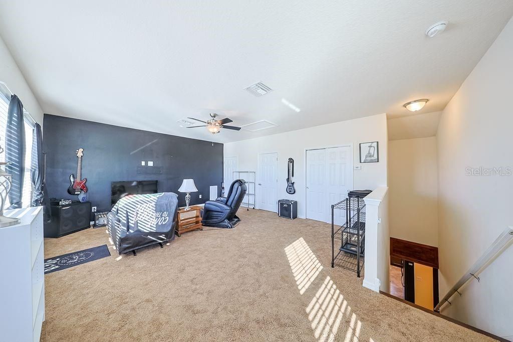 待售: $415,000 (4 贝兹, 2 浴室, 2346 平方英尺)