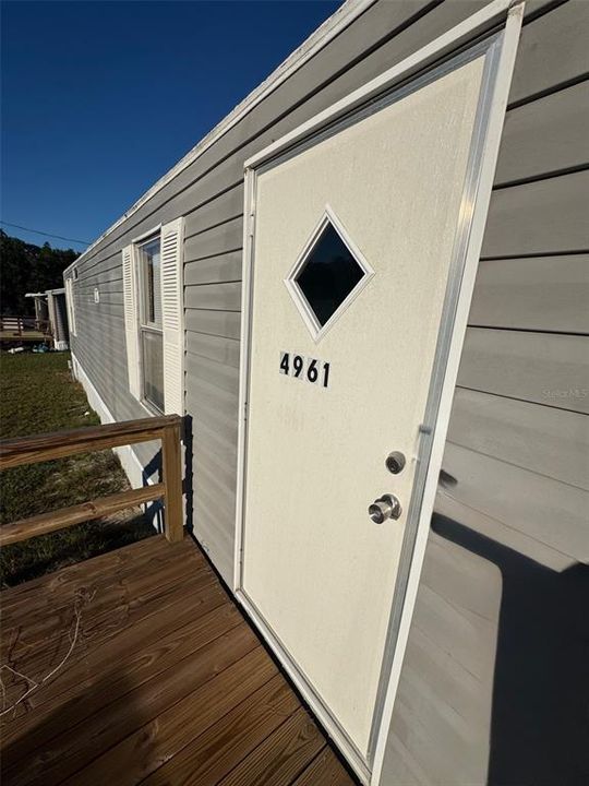 For Sale: $129,000 (2 beds, 1 baths, 672 Square Feet)