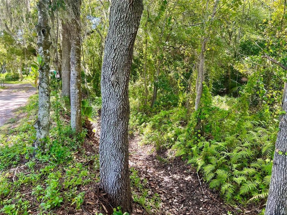 En Venta: $999,900 (1.98 acres)