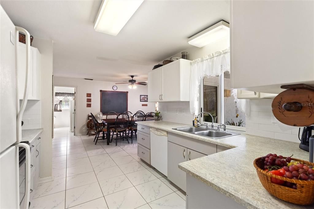 For Sale: $340,000 (3 beds, 2 baths, 1741 Square Feet)