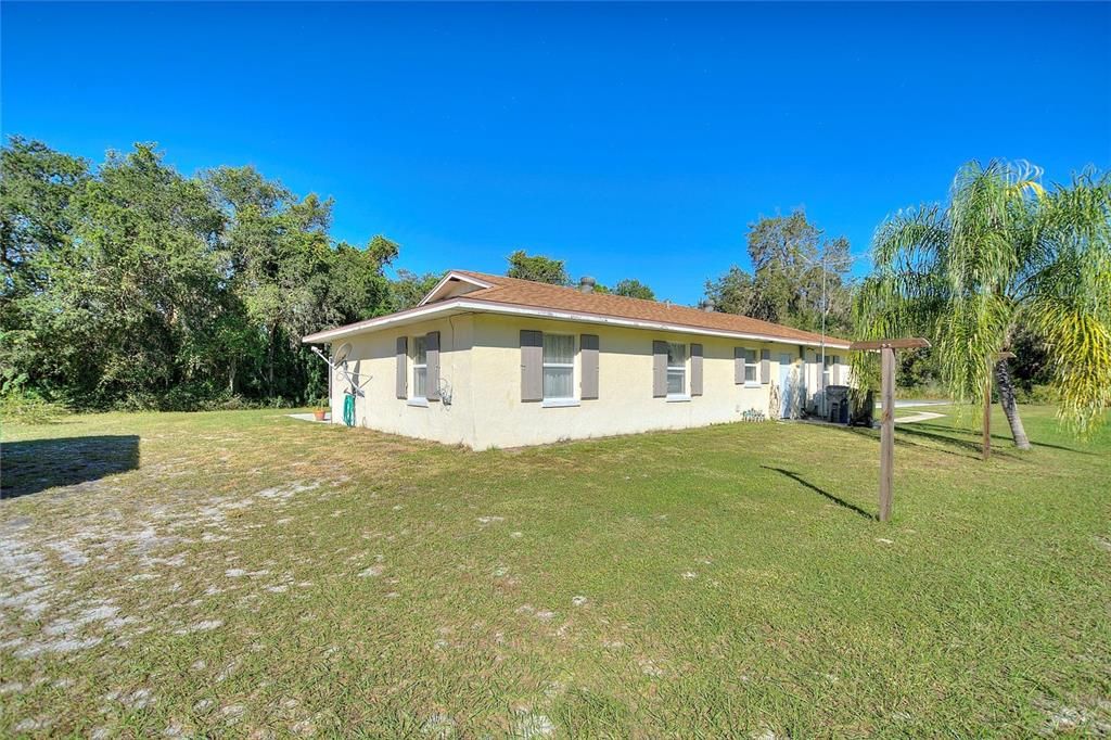 For Sale: $340,000 (3 beds, 2 baths, 1741 Square Feet)