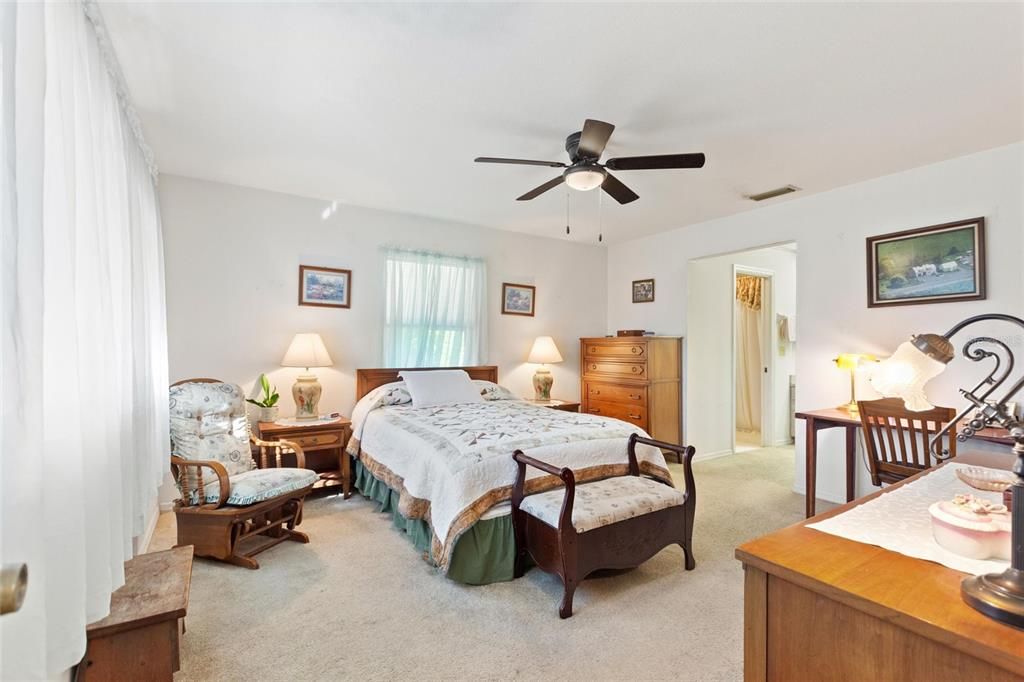 For Sale: $340,000 (3 beds, 2 baths, 1741 Square Feet)