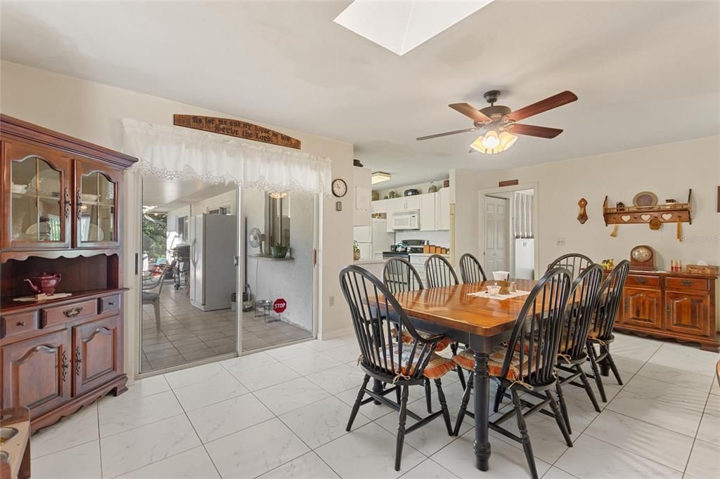 For Sale: $340,000 (3 beds, 2 baths, 1741 Square Feet)