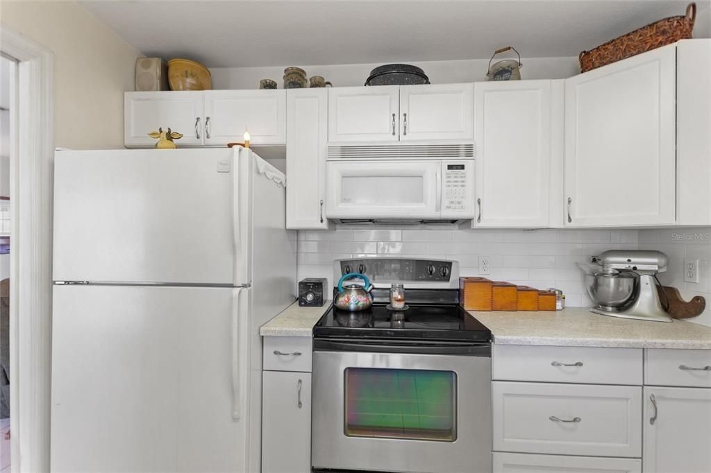 For Sale: $340,000 (3 beds, 2 baths, 1741 Square Feet)