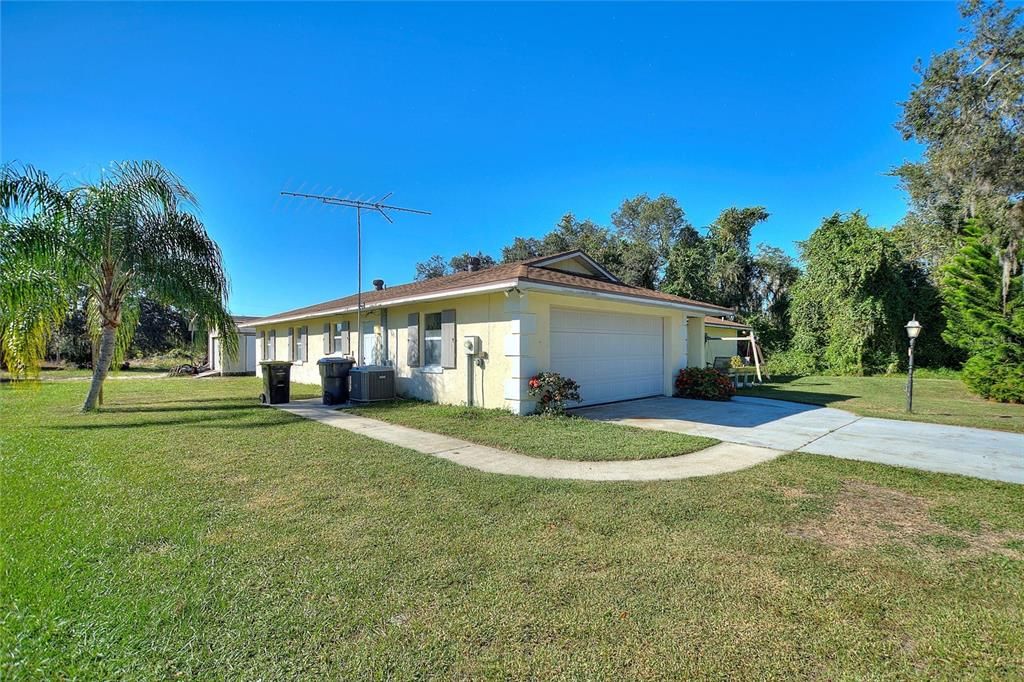 For Sale: $340,000 (3 beds, 2 baths, 1741 Square Feet)