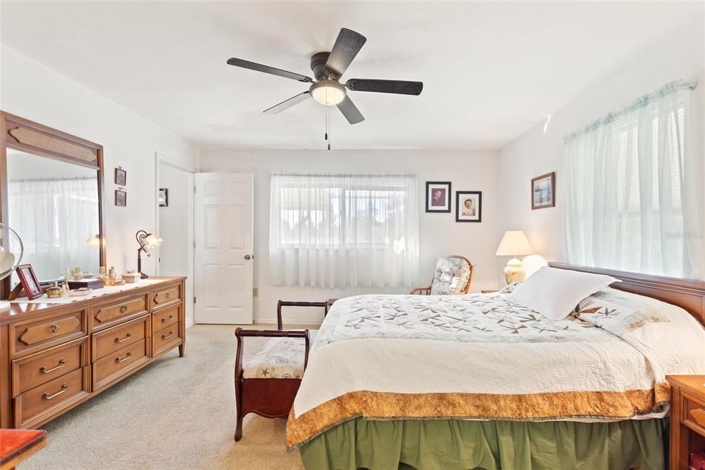 For Sale: $340,000 (3 beds, 2 baths, 1741 Square Feet)